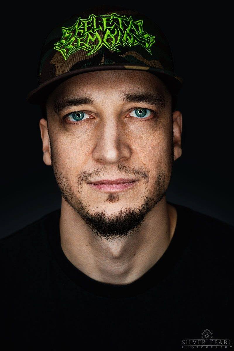 Portrait of mixing and mastering engineer Lasse Lammert